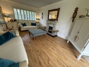 Lounge- click for photo gallery